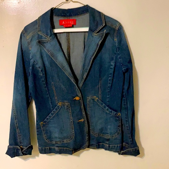 Vintage Levi Jacket, size medium, never worn - Picture 1 of 4